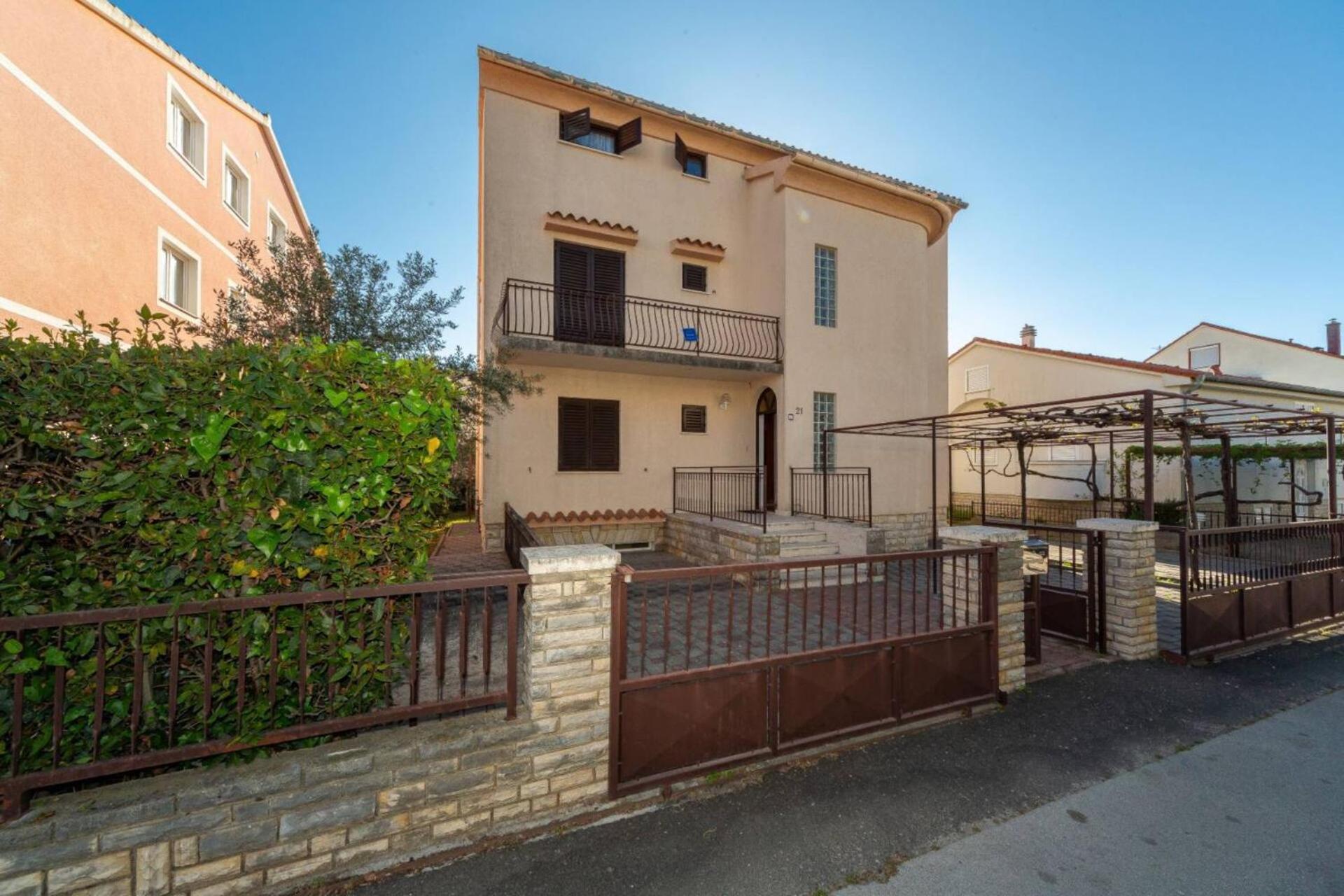 Three Bedroom Apartment In Biograd Weißenburg Exterior foto