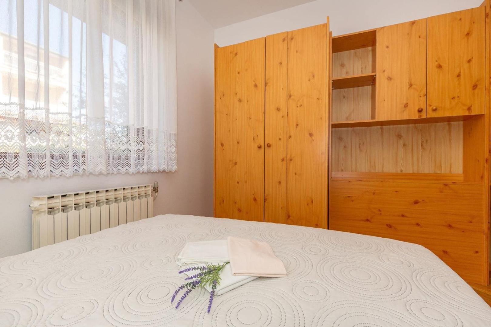 Three Bedroom Apartment In Biograd Weißenburg Exterior foto